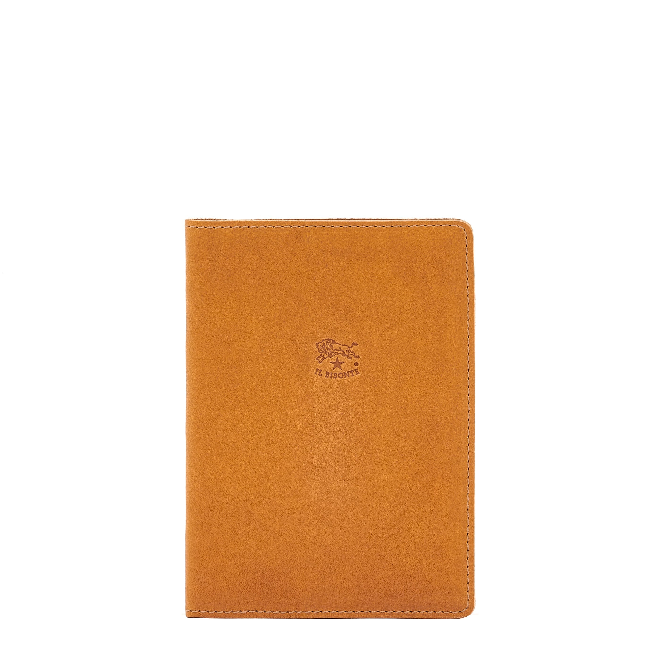 Passport holder in vintage leather color natural – Il Bisonte