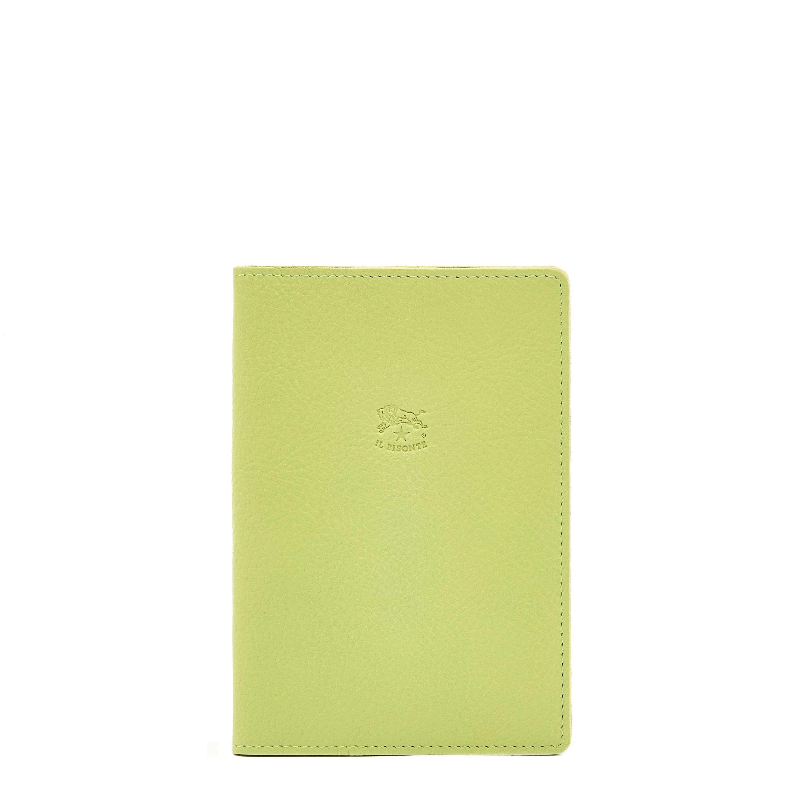 Passport holder in leather color celery – Il Bisonte