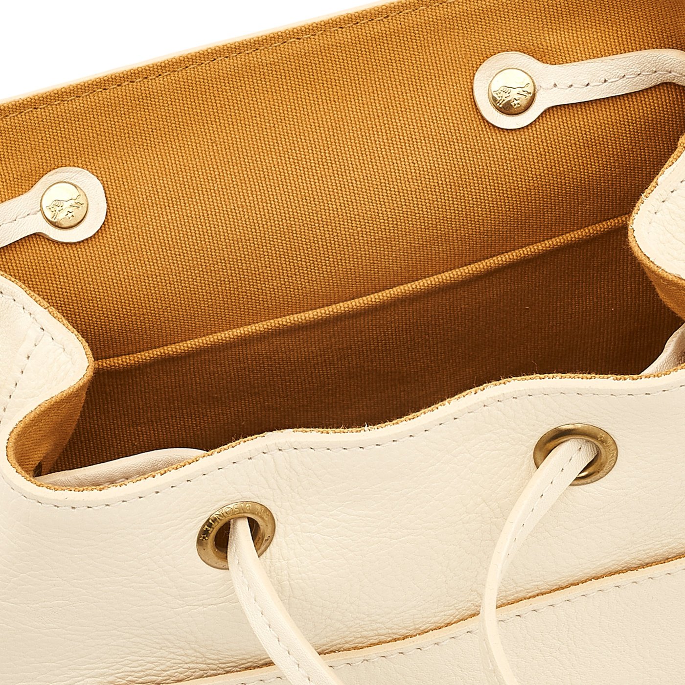 Mezzomonte | Women's backpack in leather color milk – Il Bisonte