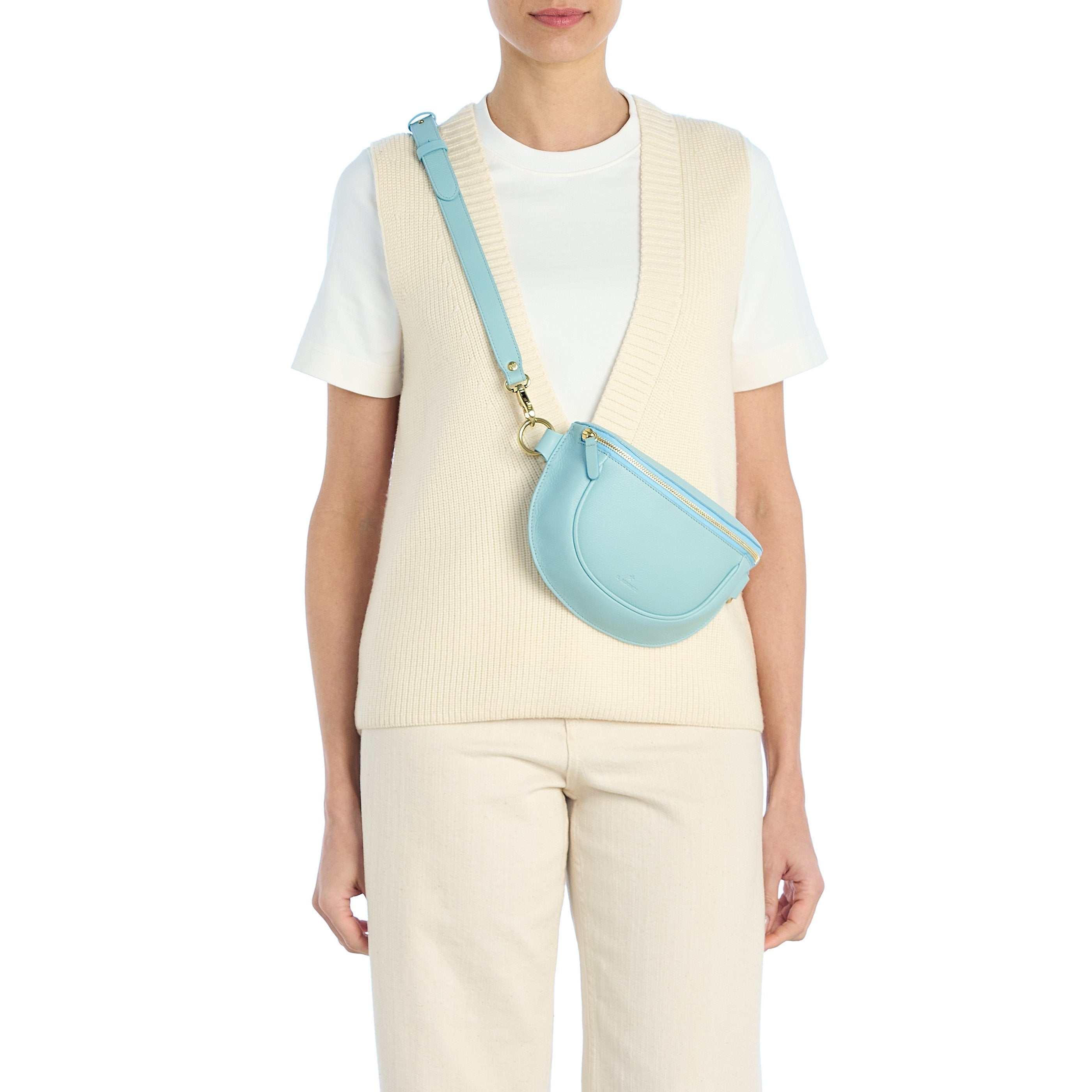 Oliveta | Women's belt bag in leather color sky blue botticelli — 
product detail view
 — 5 of 5