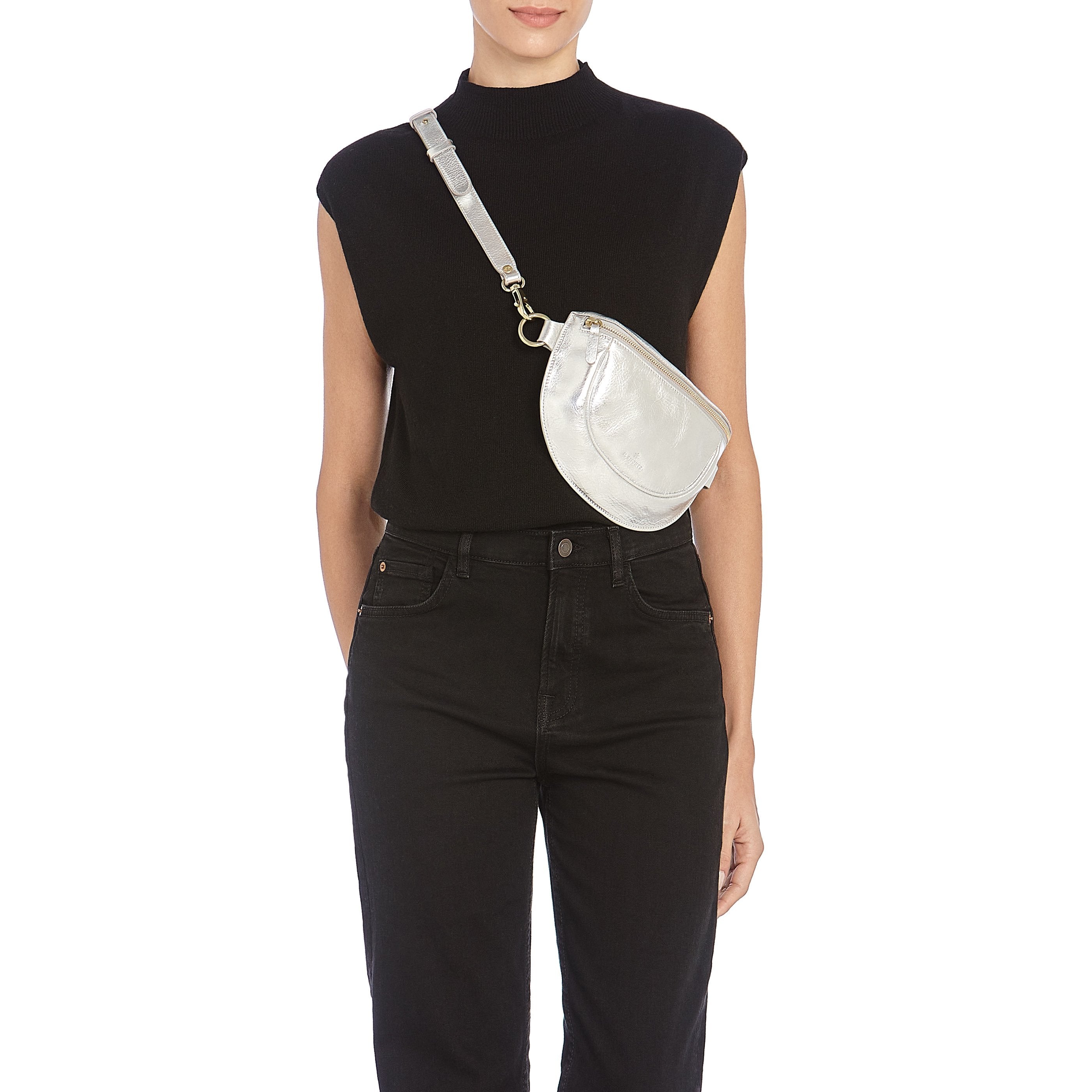 Oliveta | Women's belt bag in metallic leather color metallic silver