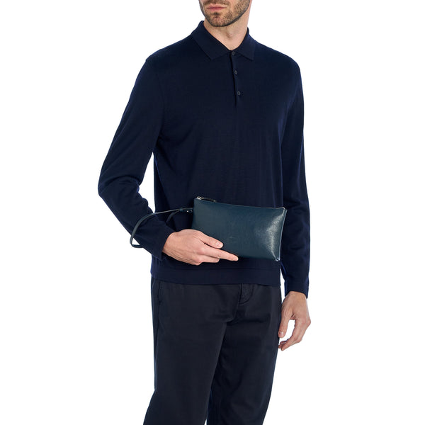 Oriuolo | Pochette pour homme en cuir vintage couleur bleu mezzanotte — 
lifestyle view
