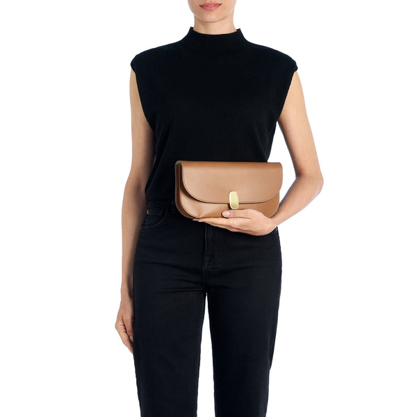 Atelier | Women's clutch bag in leather color chocolate