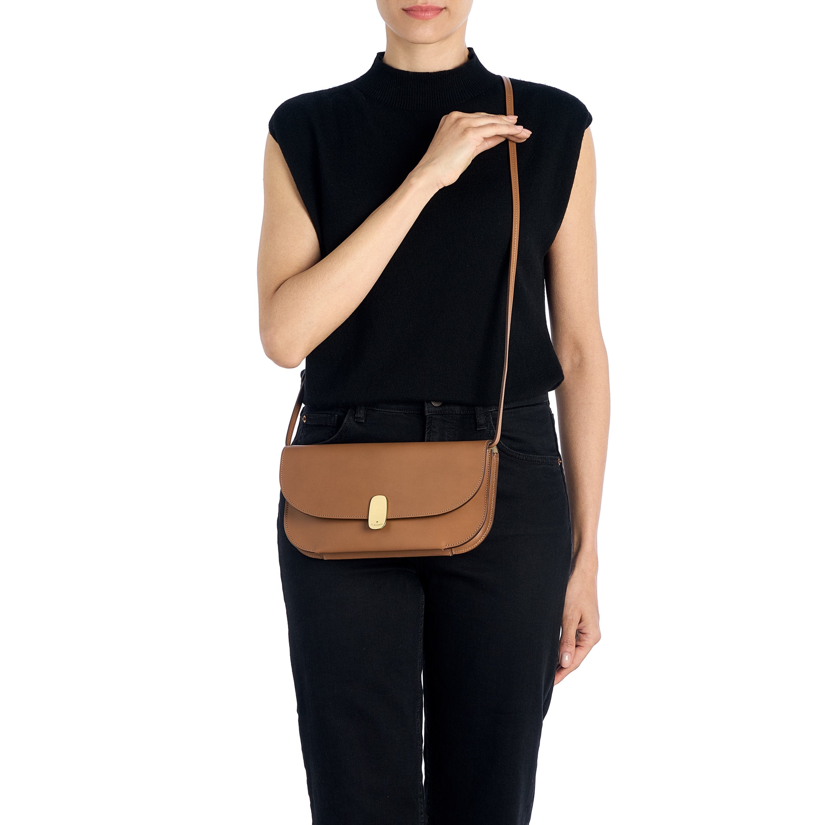 Atelier | Women's clutch bag in leather color chocolate
