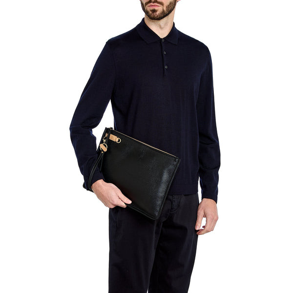 Segno | Pochette pour homme en cuir couleur noir — 
lifestyle view
