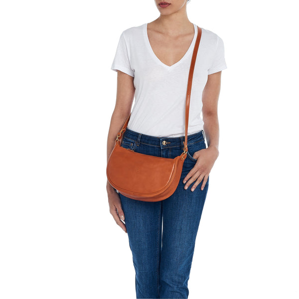 Women's crossbody bag in leather color caramel