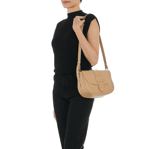 Fausta Medium | Women's crossbody bag in leather color caffelatte