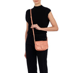 Fausta Small | Women's crossbody bag in leather color grapefruit