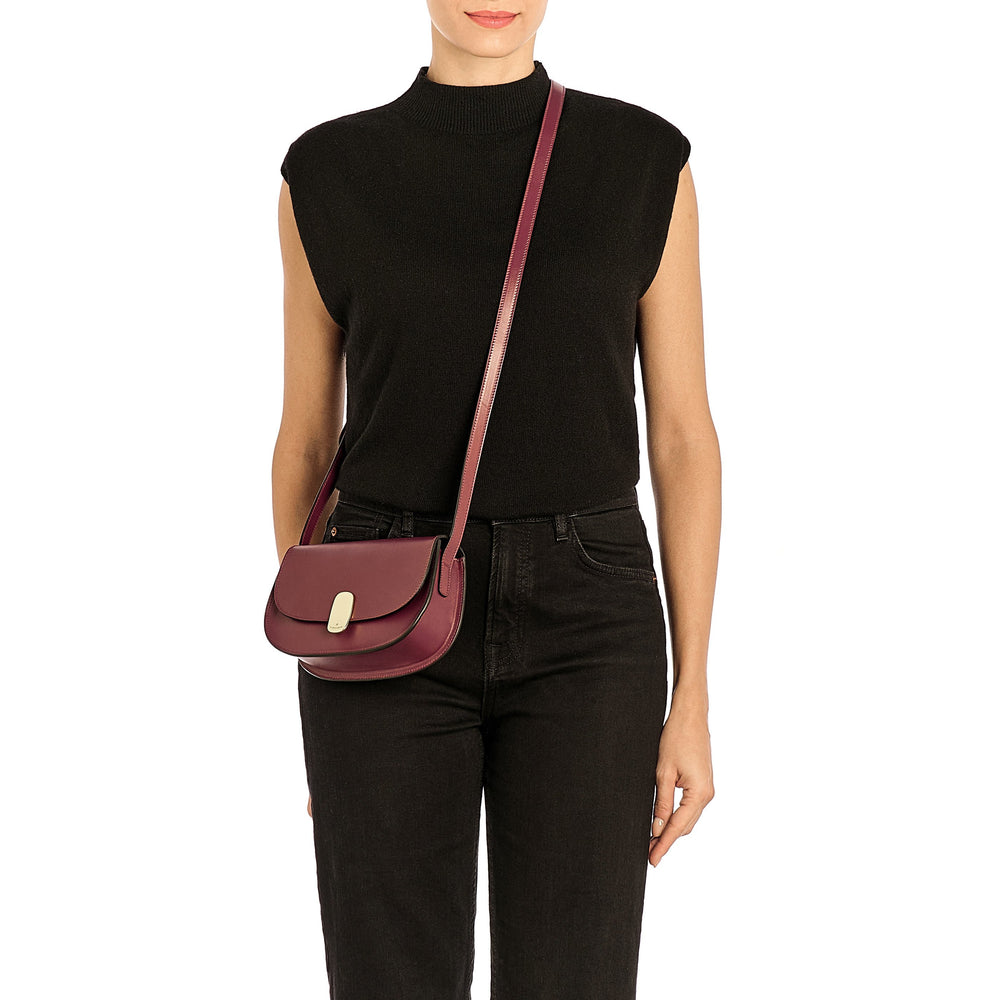 Atelier | Women's crossbody bag in leather color black cherry
