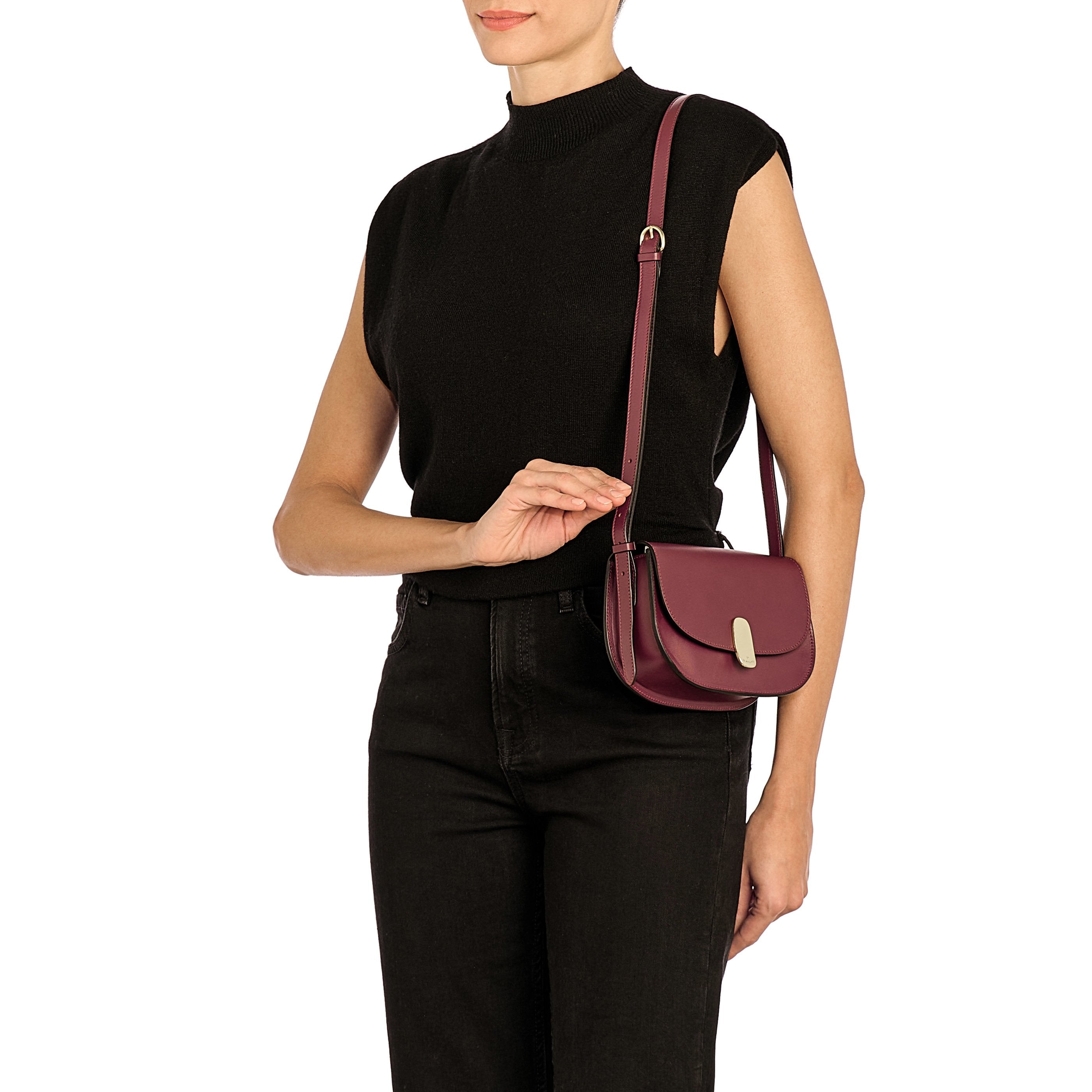 Atelier | Women's crossbody bag in leather color black cherry