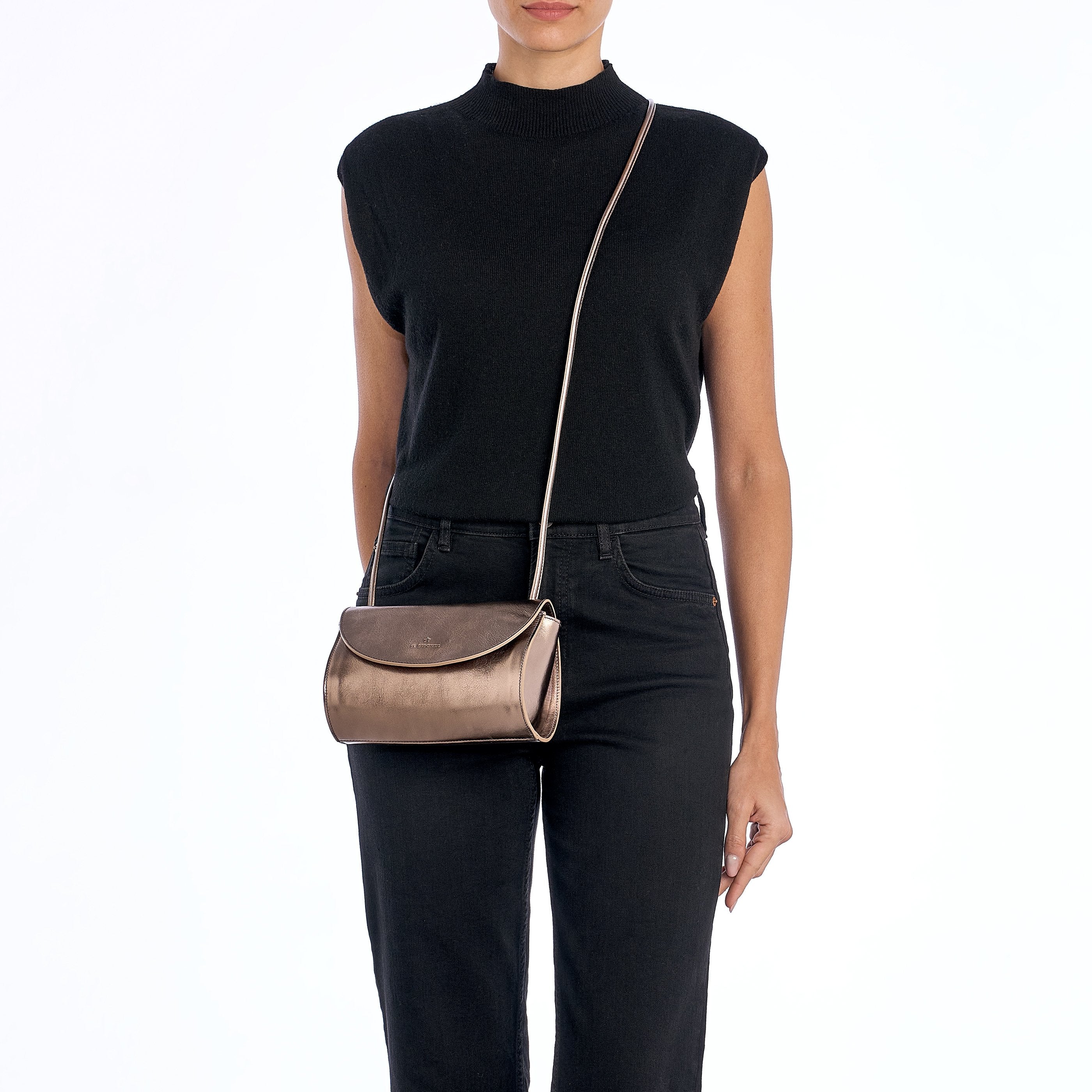 Linea 1978 | Borsa a tracolla da donna in pelle metallizzata colore bronzo metallico