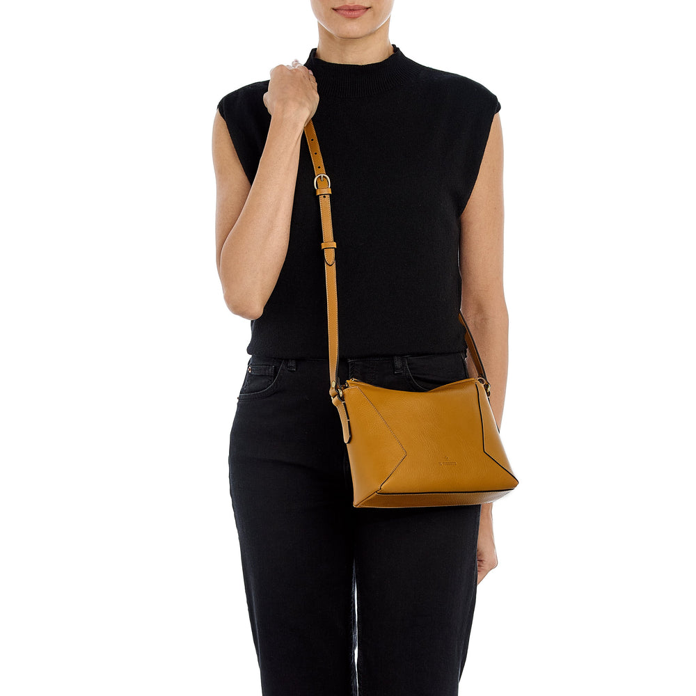 Storia | Borsa a tracolla da donna in pelle colore giallo narciso — 
lifestyle view
 — 2 of 5