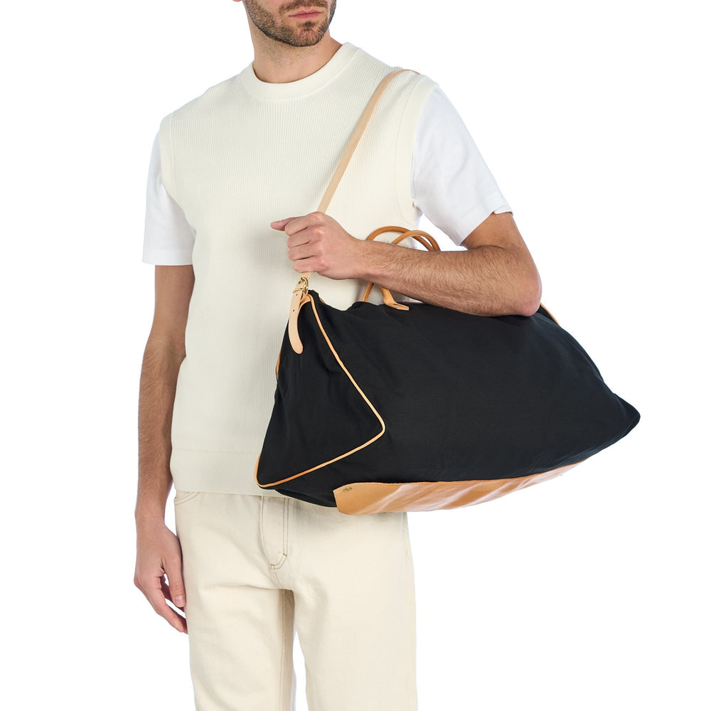 Vagabonda  | Travel bag in fabric color black — 
product detail view
 — 6 of 6