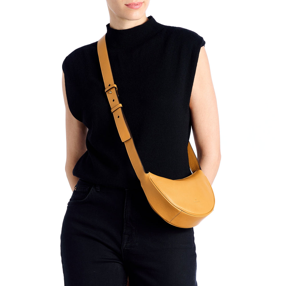 Oliveta | Hobo da donna in pelle colore giallo narciso — 
lifestyle view
 — 2 of 5