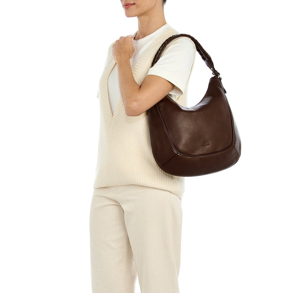 Trama | Hobo da donna in pelle colore marrone tabacco — 
lifestyle view
