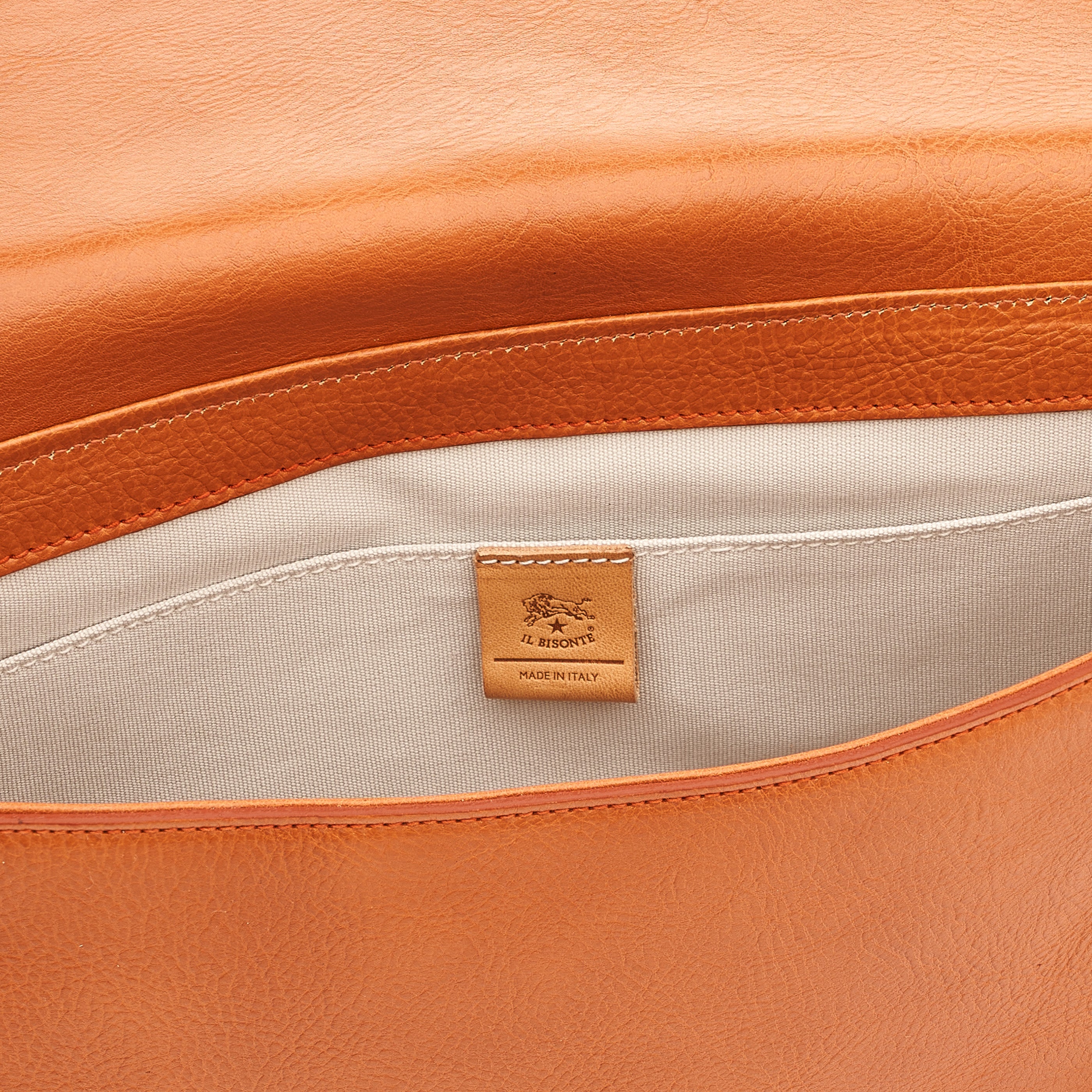 Novecento | Women's messenger in leather color caramel