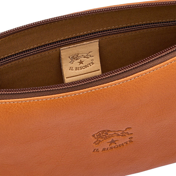 Women's shoulder bag in leather color caramel