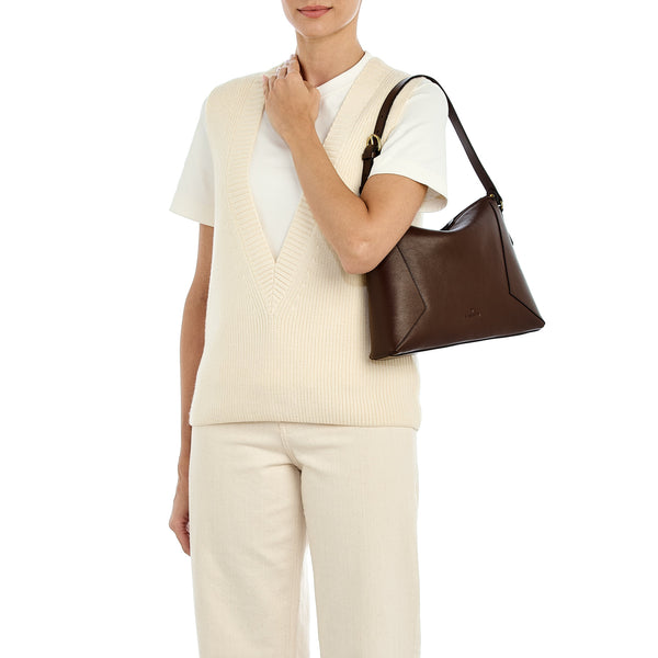 Storia | Sac epaule pour femme en cuir couleur marron tabacco — 
lifestyle view
