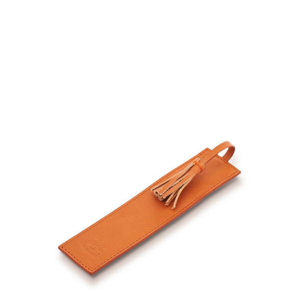 Home | Bookmark in leather color caramel