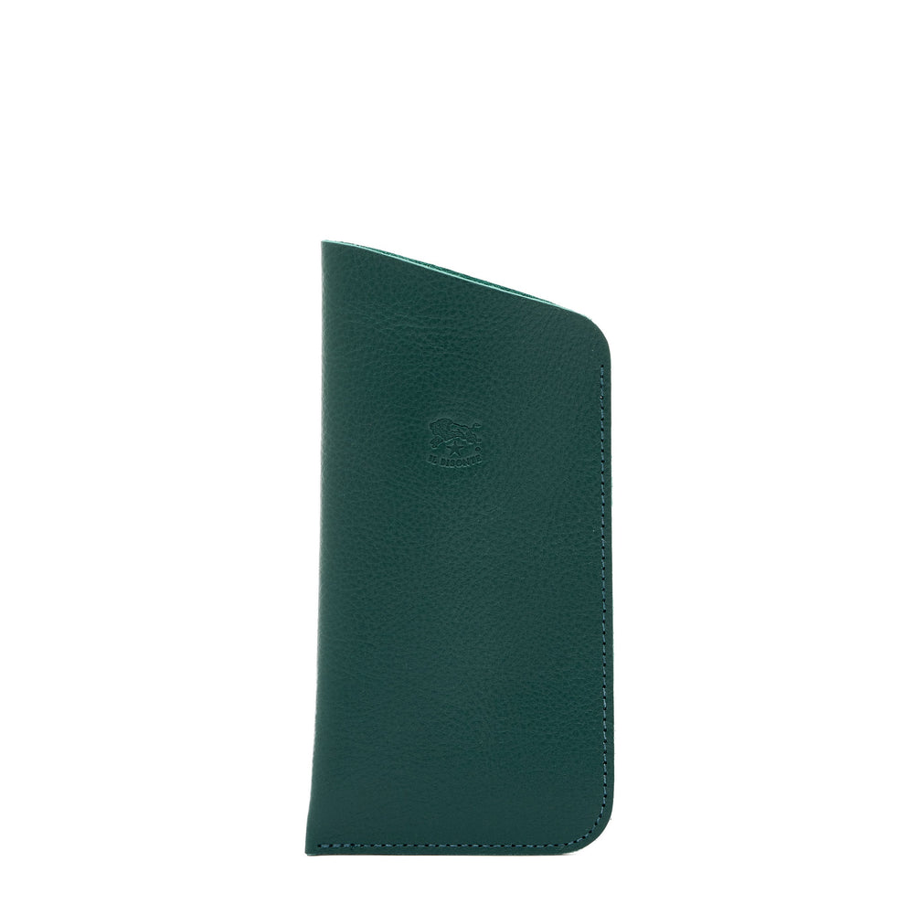 Étui à lunettes en cuir couleur vert oleandro — 
front view
 — 1 of 3