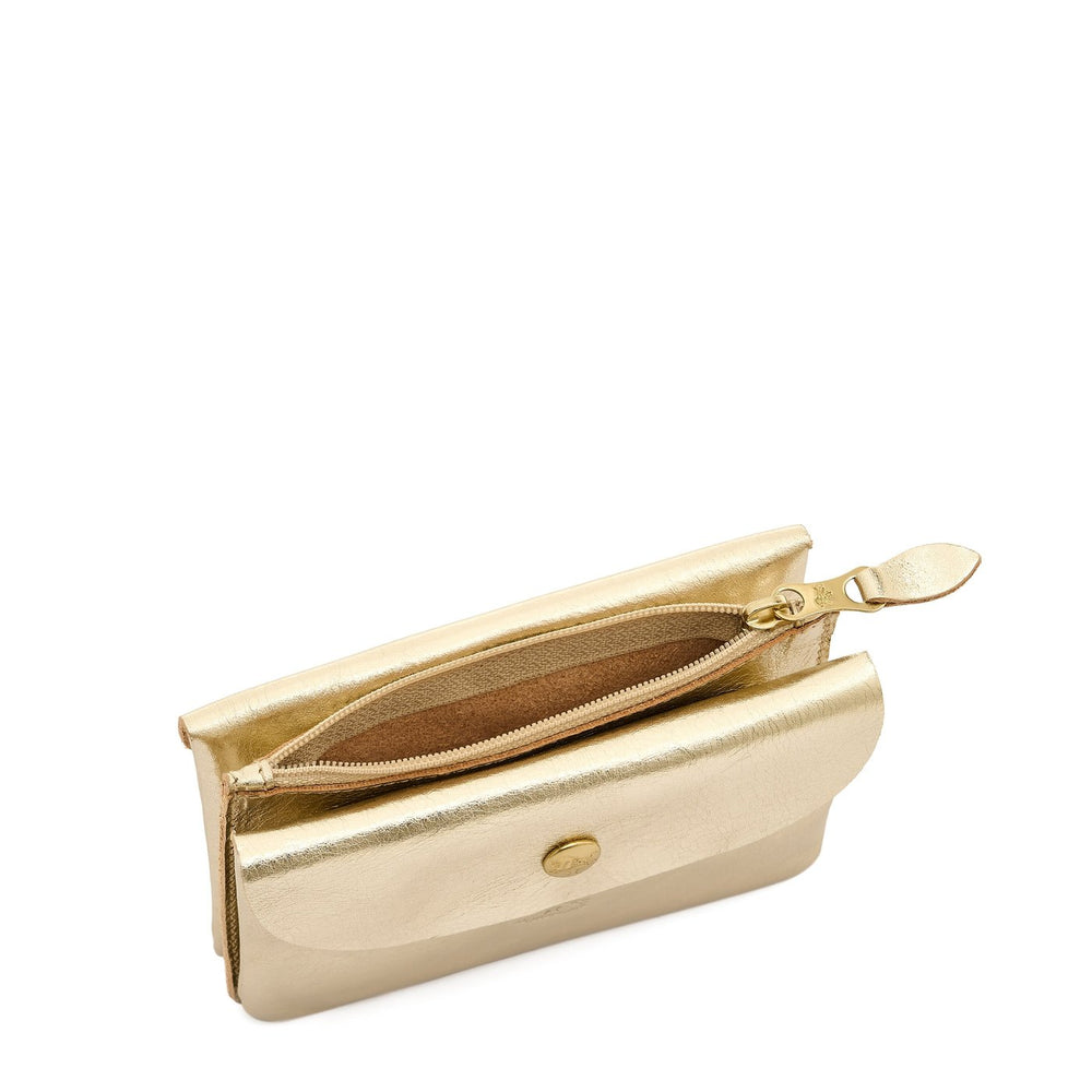 Case in metallic leather color metallic platinum